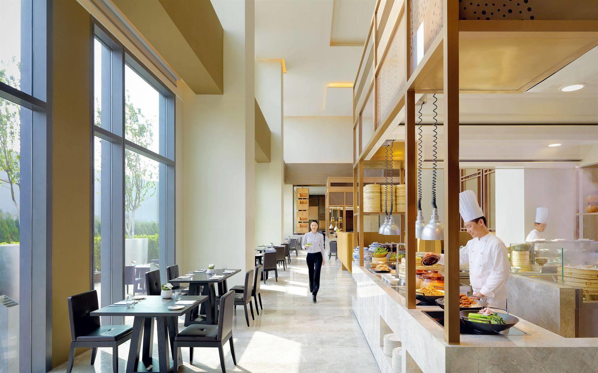 Hyatt Regency Tianjin East Hotel Exterior foto
